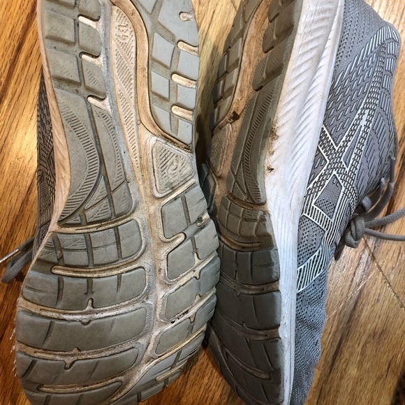 ASICS size 10 grey - Picture 7 of 16
